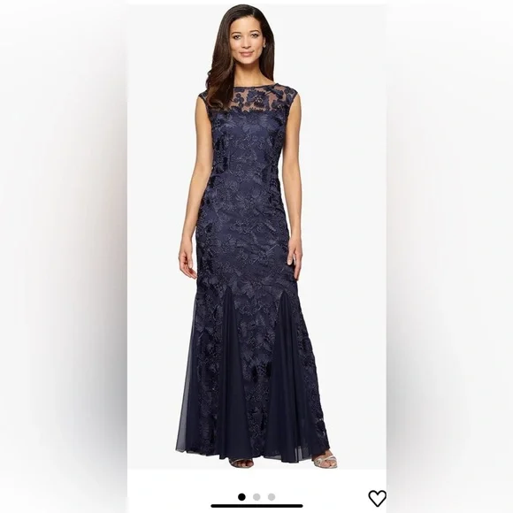green emerald velvet dress Alex Evenings 81351697 Long Formal Mother of the Bride Dress – The Dress  Outlet main image 0